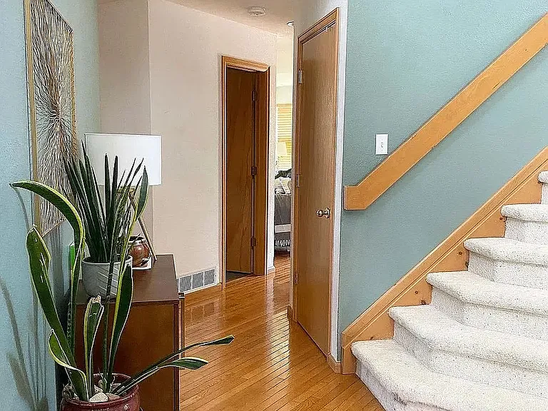 310 Mercator Ave — Photo 5