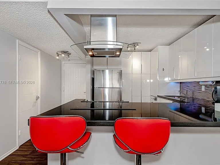 200 Leslie Dr #926 — Photo 2