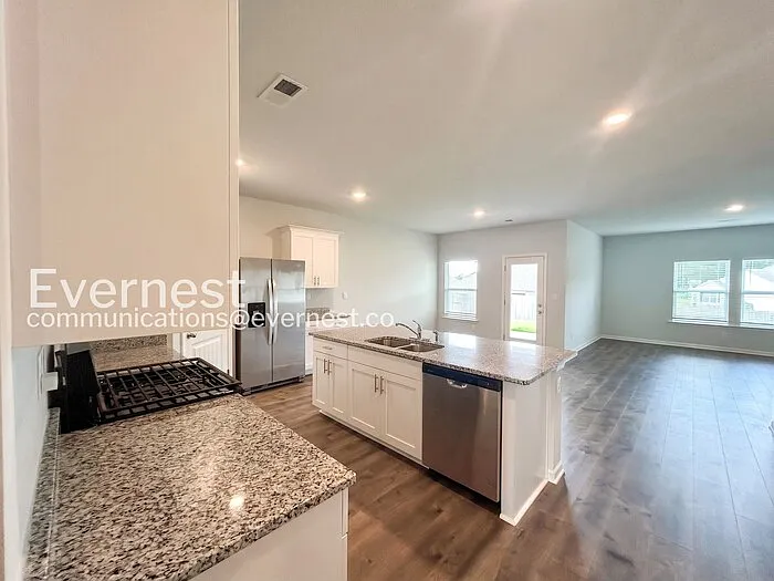 8329 Gum Pond Dr — Photo 4