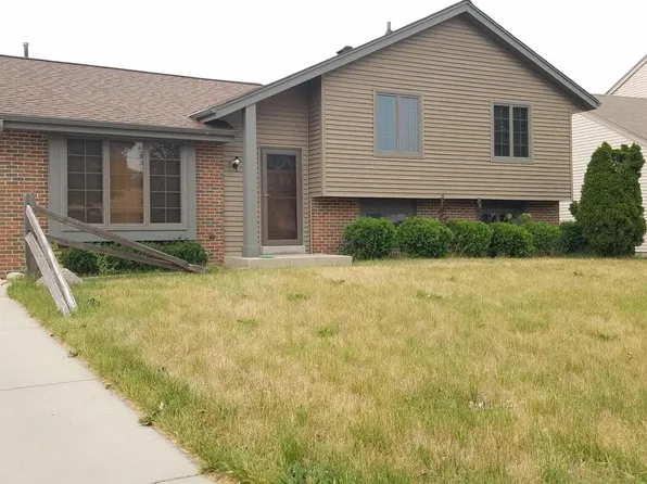 8253 North 97th STREET, Milwaukee, WI 53224