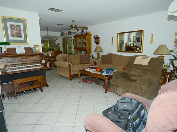 2nd image of 4557 Maraldo Ave