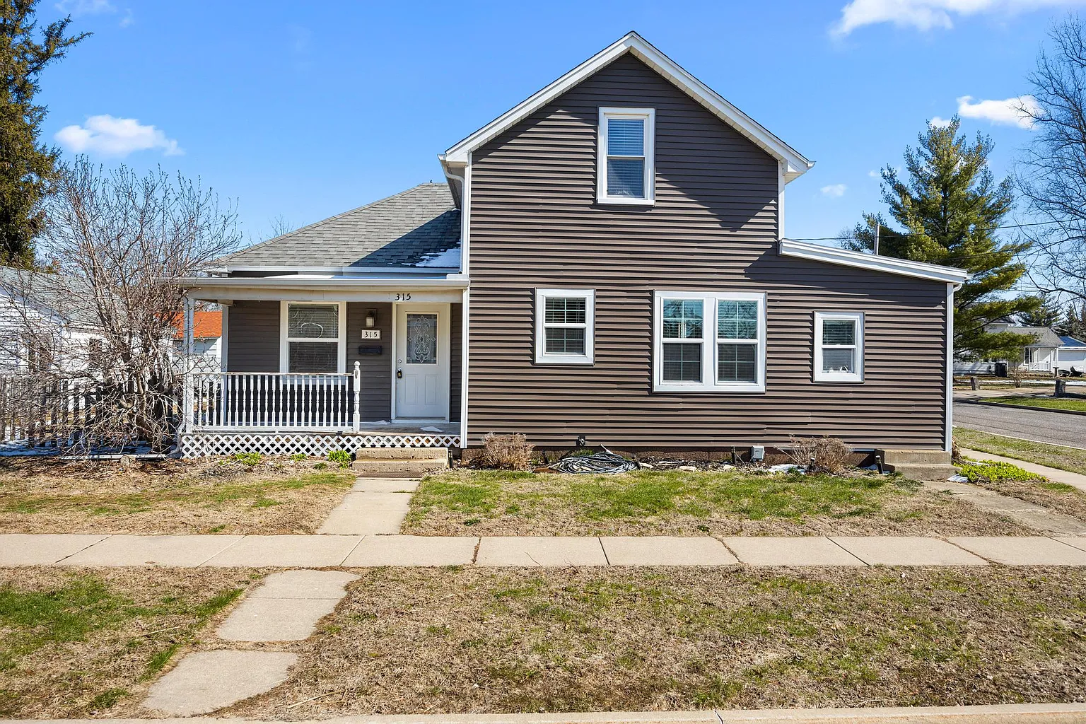 315 E Madison St photo 1