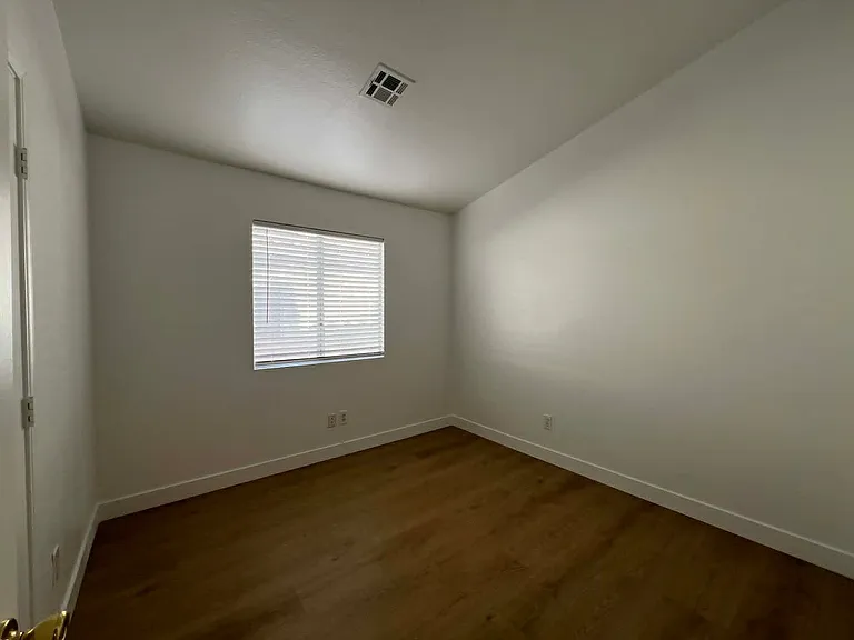 7116 Old Village Ave — Photo 4