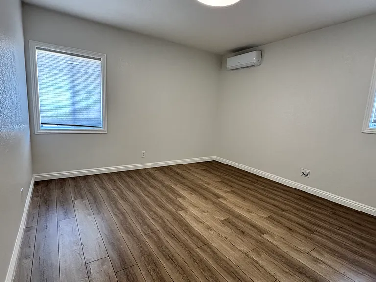 6752 Rostrata Ave — Photo 11