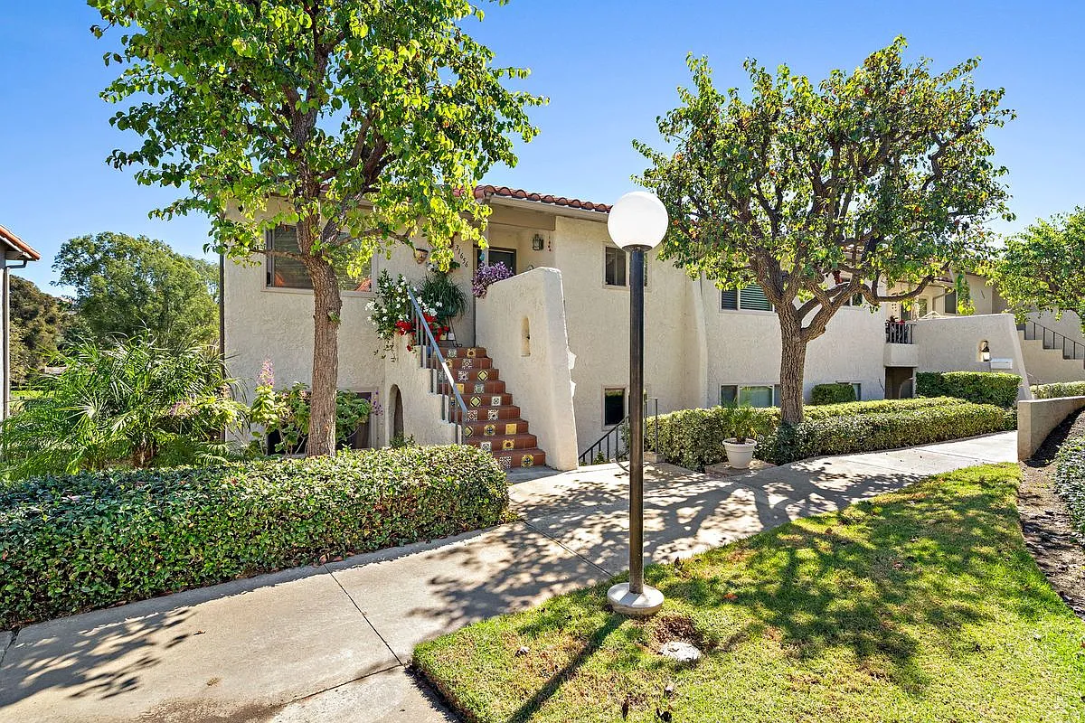 3 bed, 2.0 bath, 1216 sqft, $4,500 — Photo 4