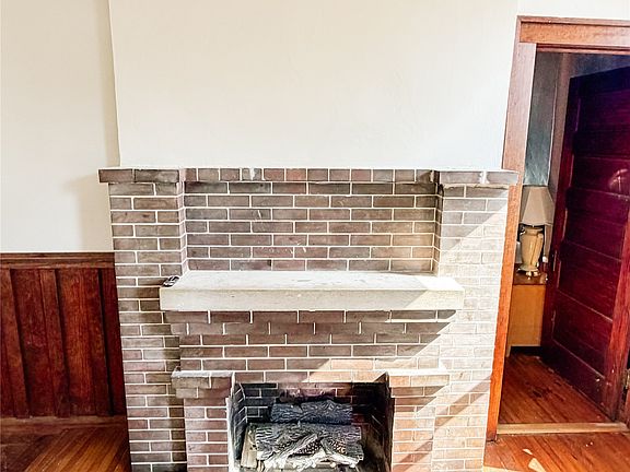 3rd image of 704 Mabry St