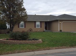 3612 SE Walnut Dr, Topeka, KS 66605