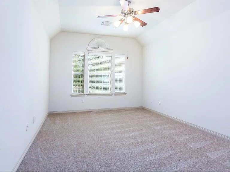 62 S Longsford Cir — Photo 40