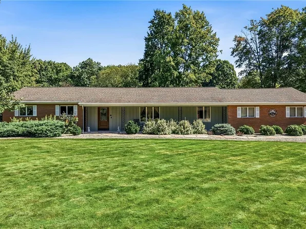 241 Cricket Ln, Cortland, OH 44410