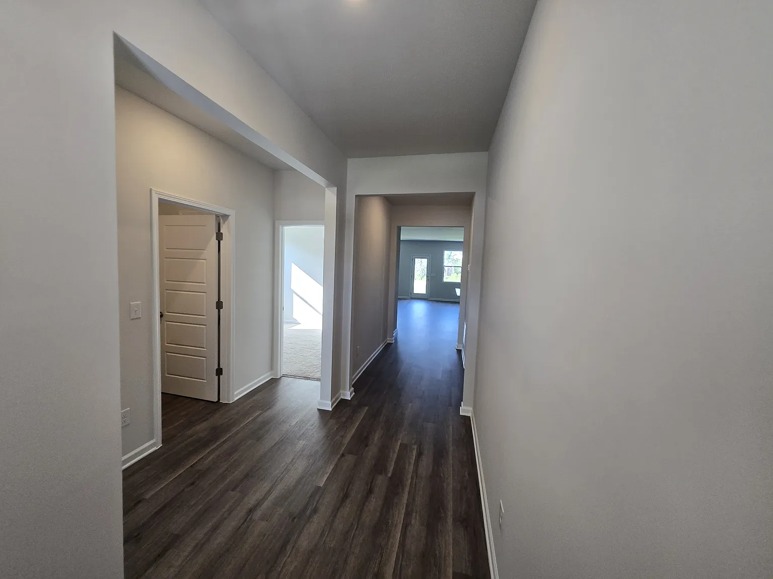 3 bed, 1713 sqft, $2,195 — Photo 2