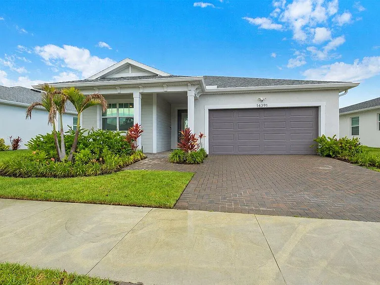 14391 SW Skye Dr — Photo 3