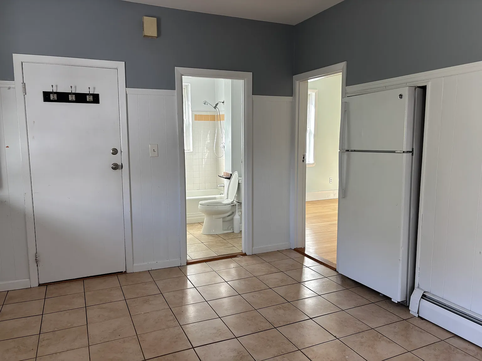 3 bed, 926 sqft, $2,500 — Photo 3