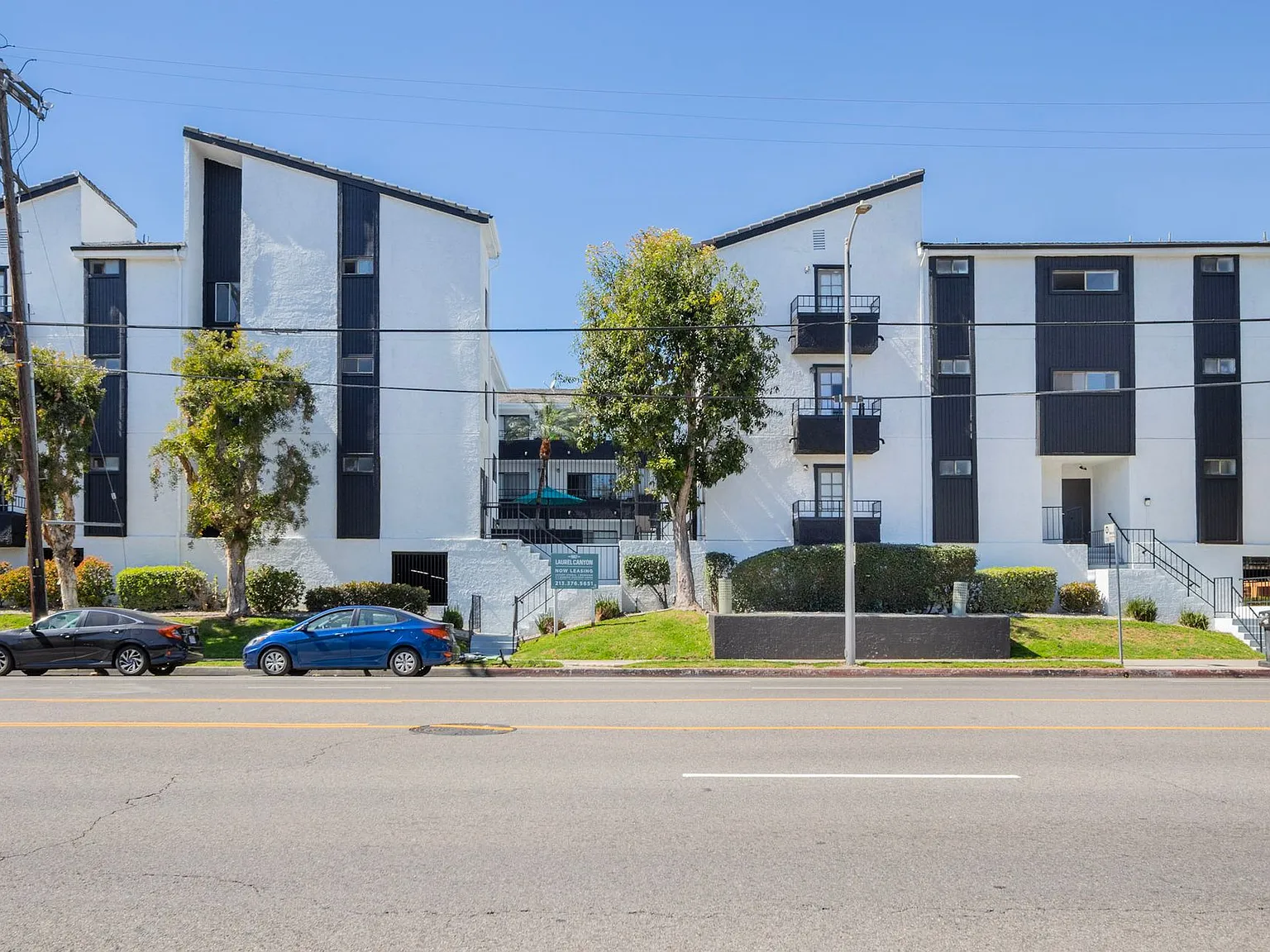 5807 Laurel Canyon Blvd — Photo 3