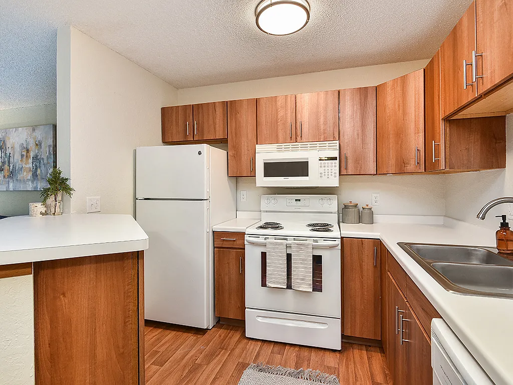 Westwind Apartments — Photo 4