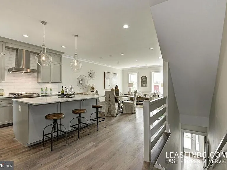 1232 I St NE #2 — Photo 4