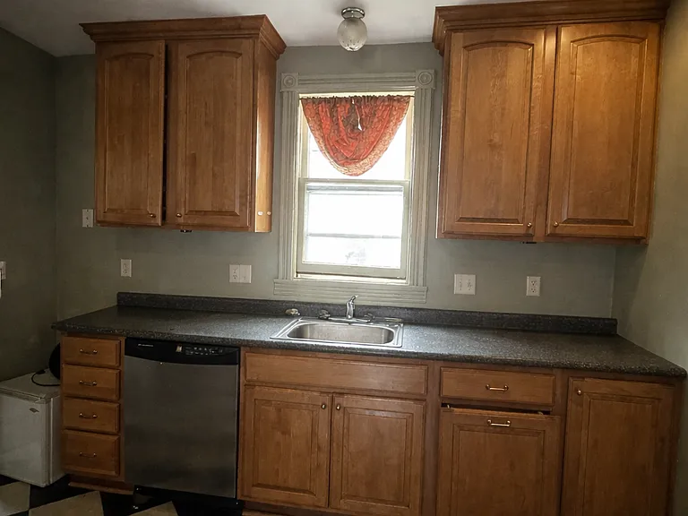 425 Hudson St — Photo 6