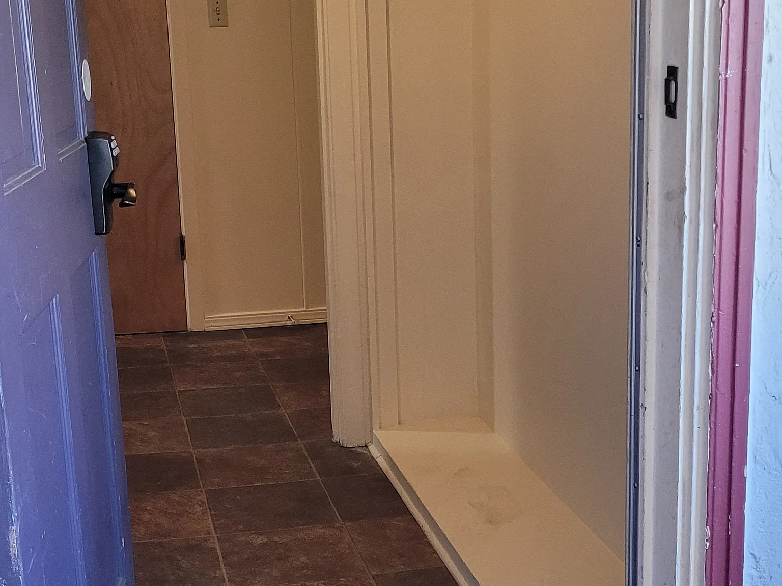 3 bed, 1400 sqft, $2,300 — Photo 3
