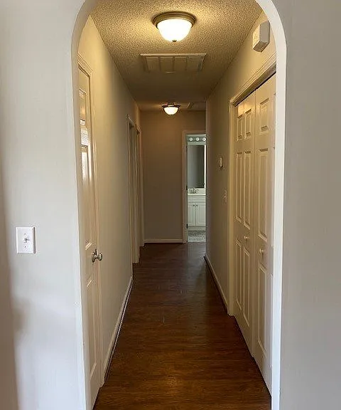 1014 Ashland Way — Photo 2