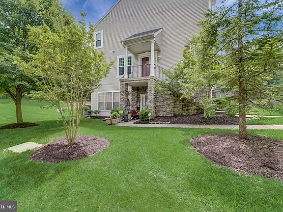 2nd image of 2704 Oak Leaf Ct #E