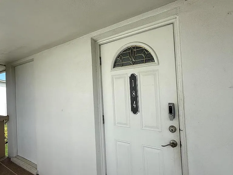 184 Easthampton H — Photo 14