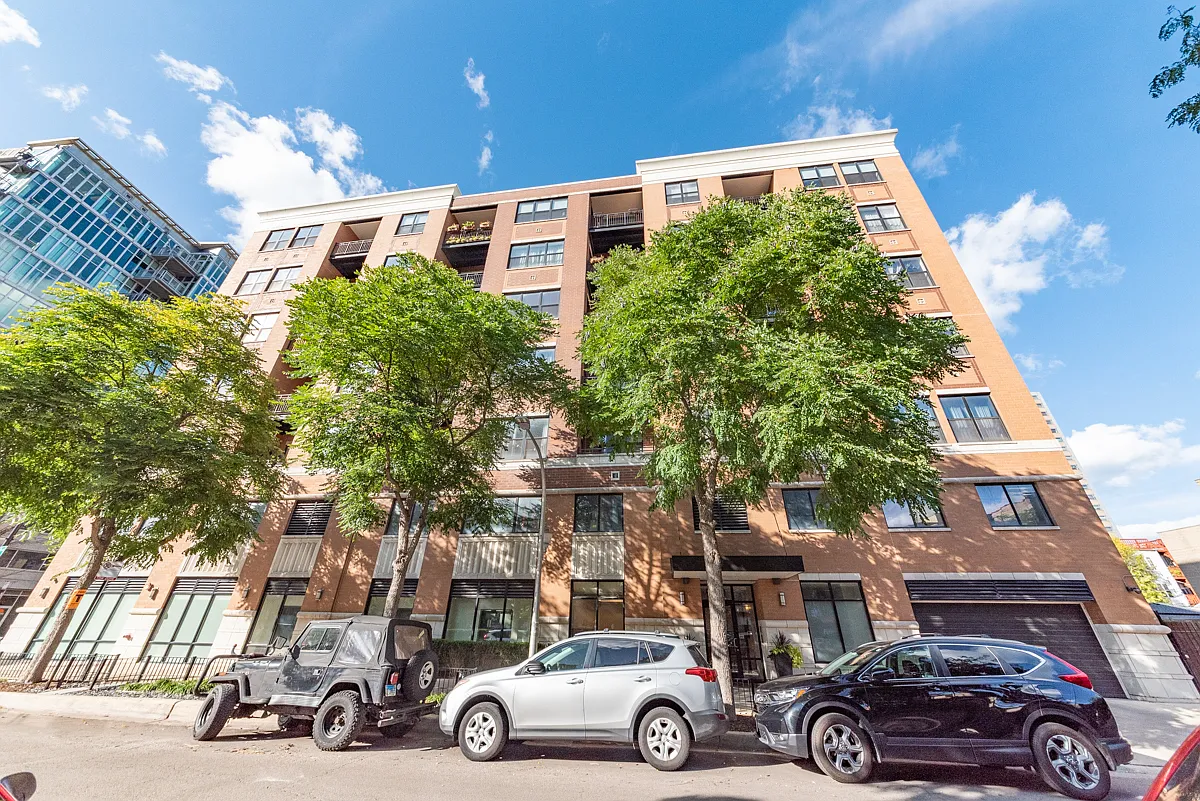 1 bed, 750 sqft, $2,035 — Photo 1