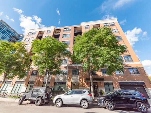 950 W Leland Ave #404, Chicago, IL 60640