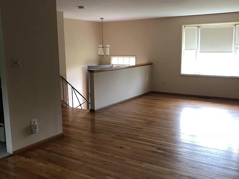 20 Berkley Dr — Photo 8