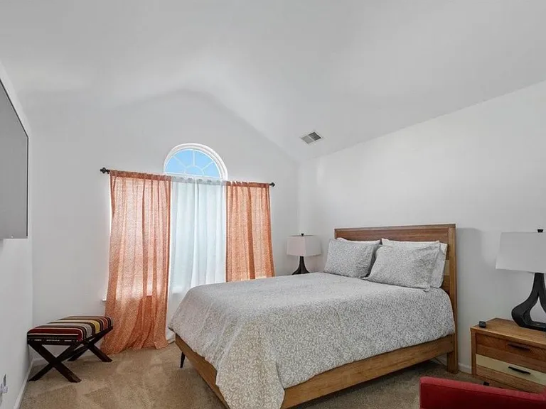 7148 Abbotts Glen Dr — Photo 17