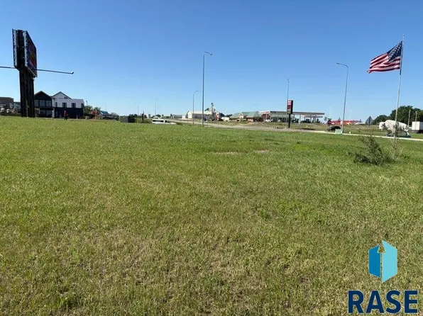 S Washington Ave, Madison, SD 57042