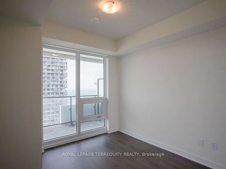 2221 Yonge St #4609 — Photo 22