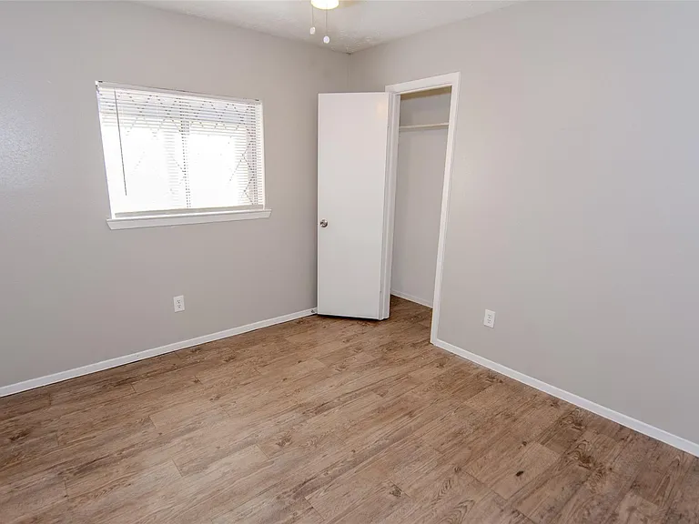 20031 Woodhall Ln — Photo 14