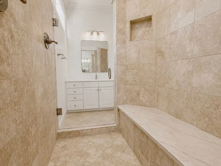 804 E Dean Keeton St — Photo 23