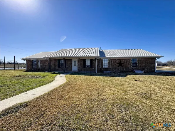 685 Heritage Pkwy, Axtell, TX 76624