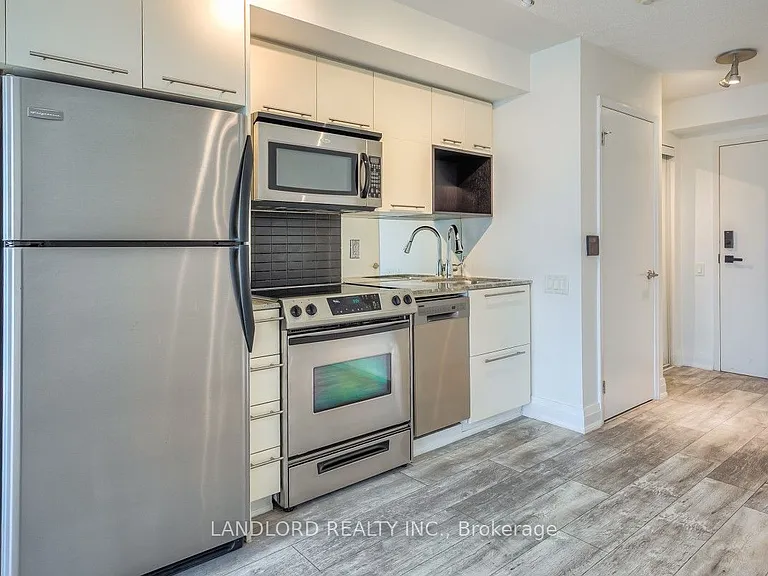 21 Carlton St #1408 — Photo 8