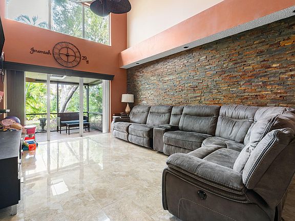4th image of 7404 Pinewalk Drive S #22-5