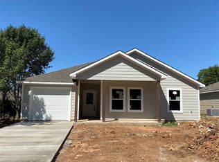 103 Adams St, Cleburne, TX 76033