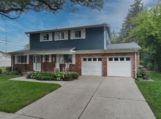 1015 Skyview Dr, Flushing, MI 48433