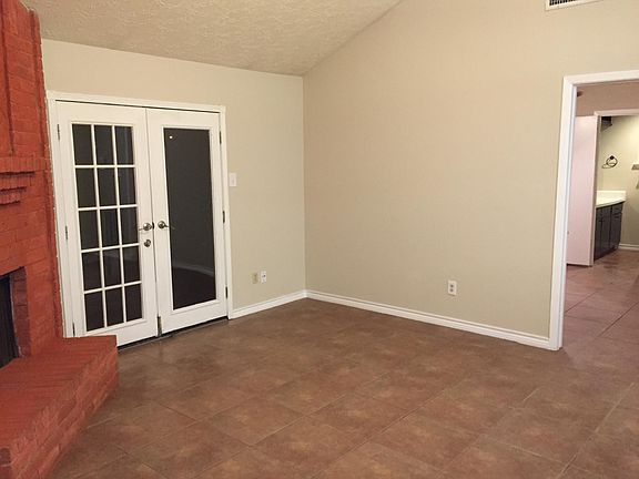 4th image of 2927 Helmsley Dr