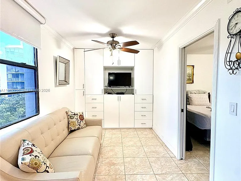 20500 W Country Club Dr #410 — Photo 14