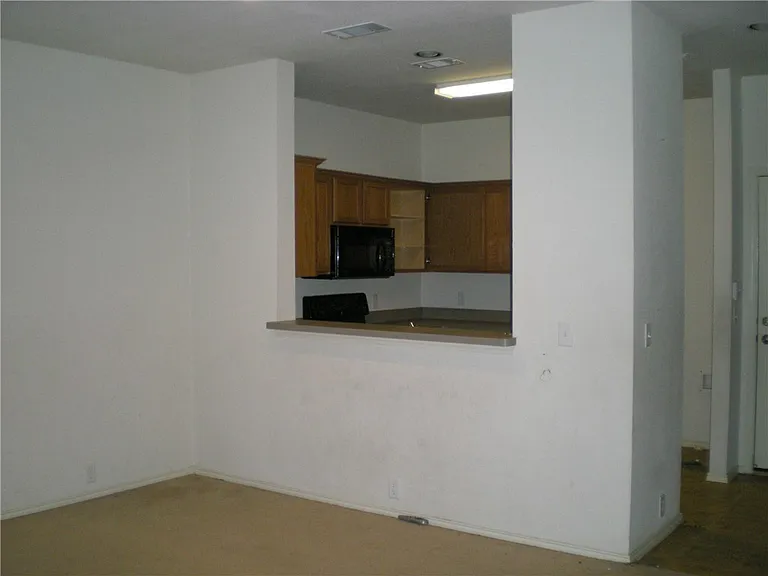 2224 Stonepark Pl — Photo 4