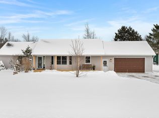 2933 Landmark Ln, Interlochen, MI 49643