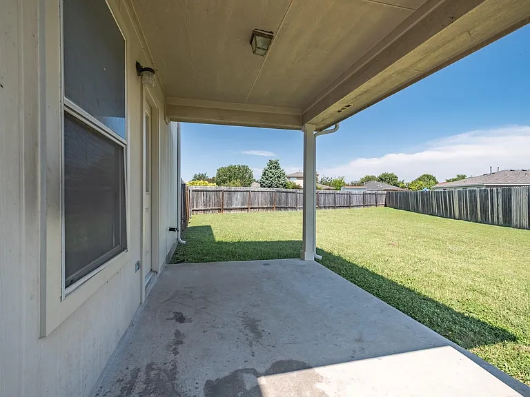 2202 Piedmont Ct — Photo 22