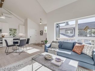 8697 SE Washington St #B, Portland, OR 97216