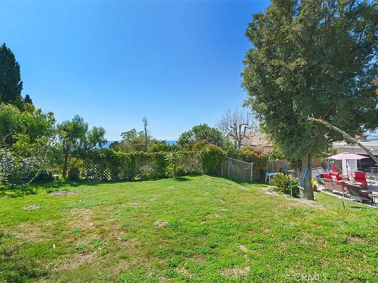 3068 Zell Dr — Photo 32