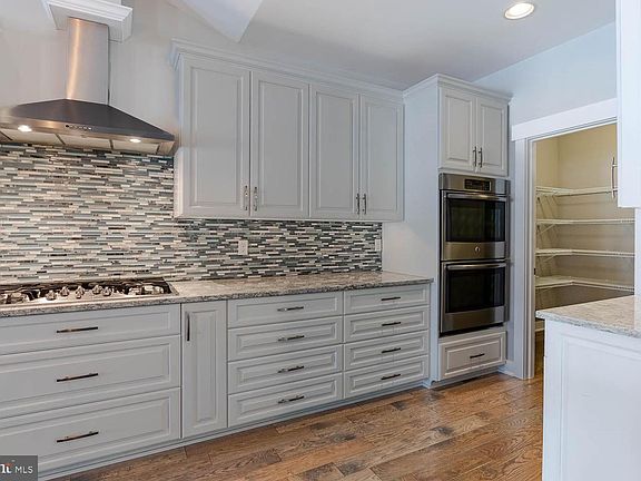 5th image of 264 Pepper Ridge Dr