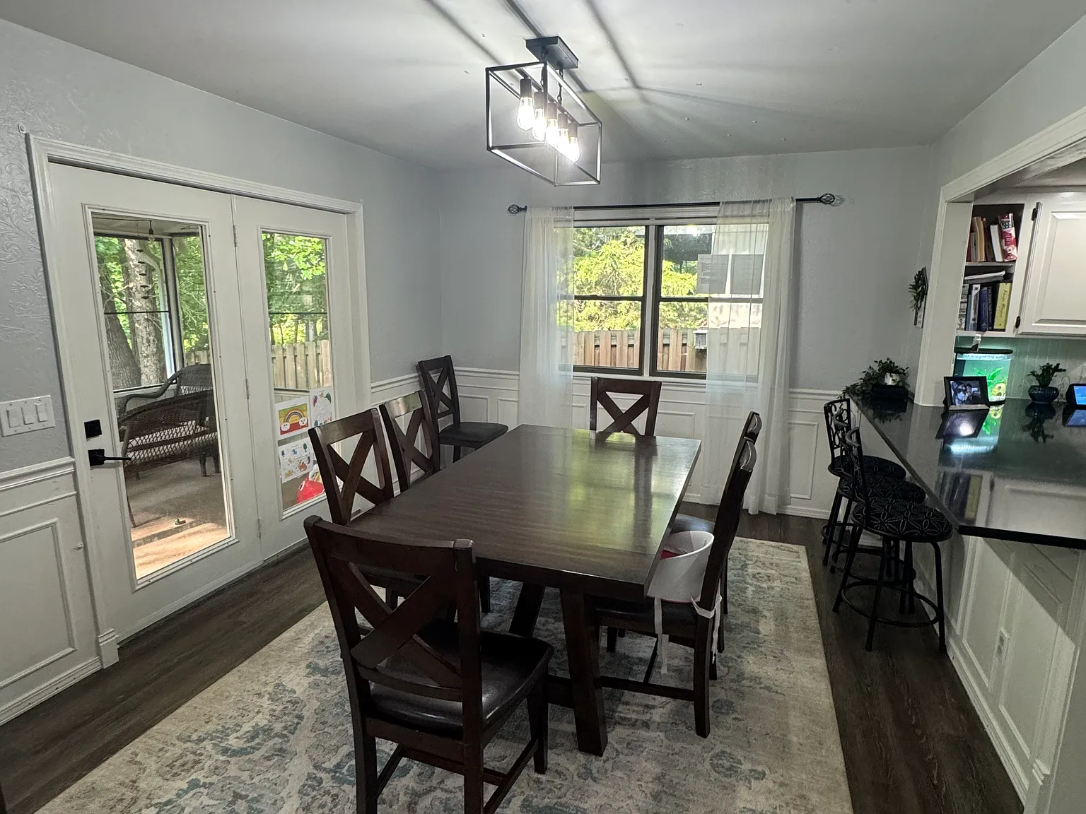 4 bed, 2100 sqft, $2,400 — Photo 4