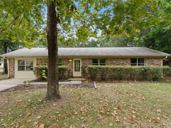 7424 Schwab Dr, Pensacola, FL 32504