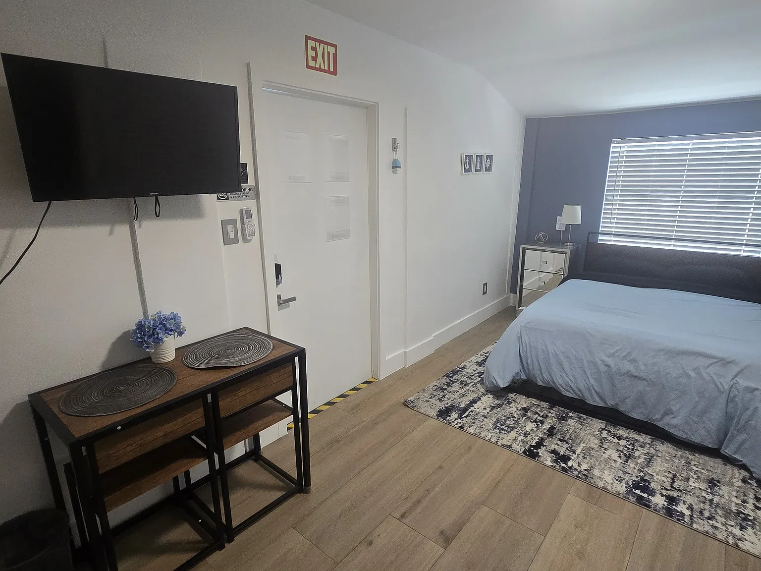Studio, $1,600 — Photo 1