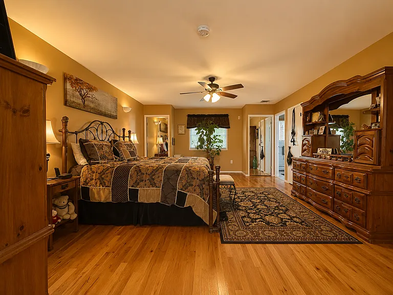 Whitewood Dr — Photo 17