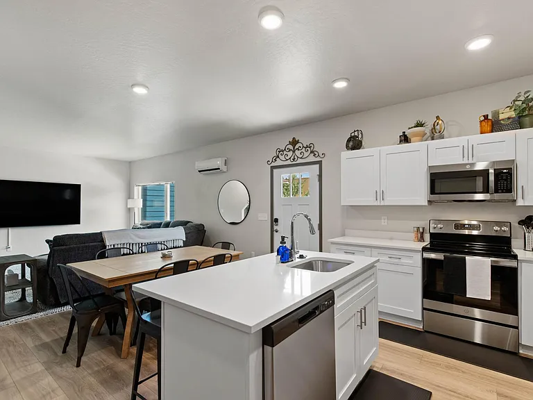 1911 W Boone Ave #3 — Photo 17